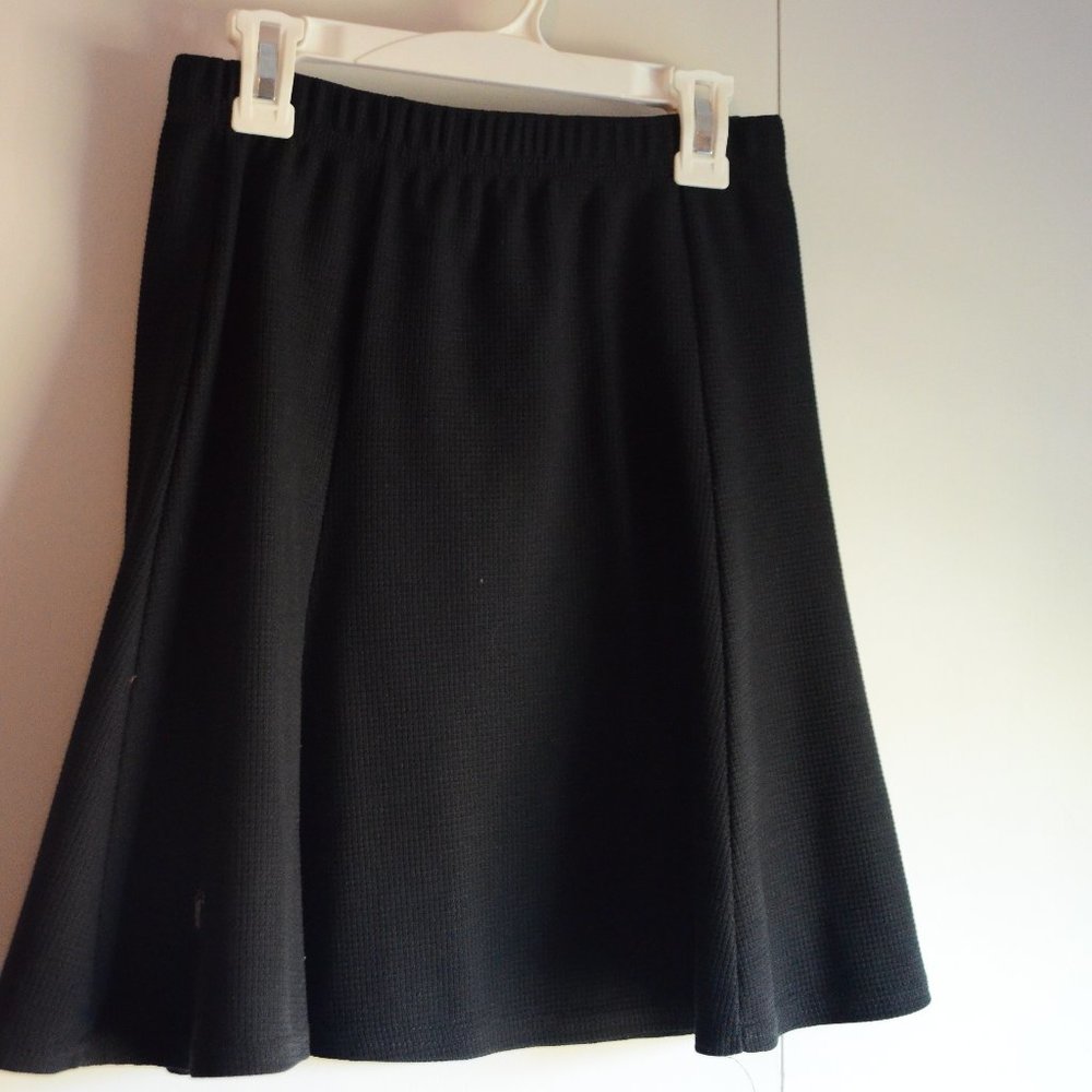 black skirt